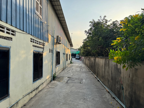 ដី និង ផ្ទះសម្រាប់លក់