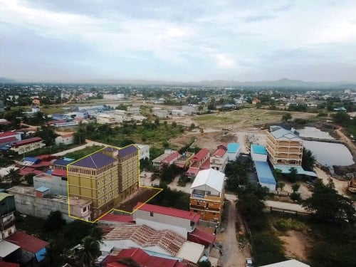 អគារសម្រាប់លក់ កណ្តាលក្រុងកំពត
