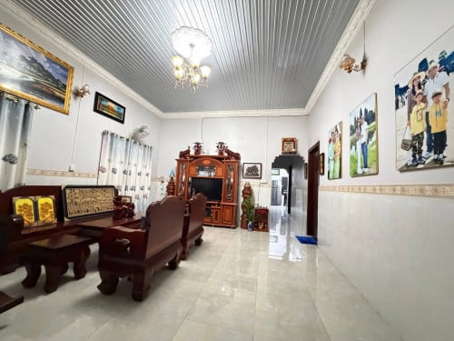 ផ្ទះលក់បន្ទាន់តំលៃ9មុឺន​(ចរចា)