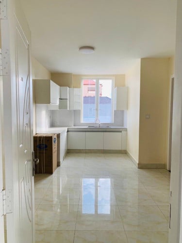 អគារ Apartment ជួល មុខពេទ្យរុស្សុី