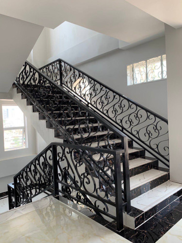 អគារ Apartment ជួល មុខពេទ្យរុស្សុី