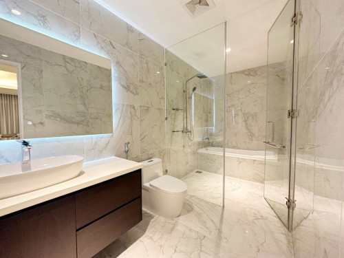 𝐉 𝐓𝐨𝐰𝐞𝐫 𝟑 Condominium for SALE