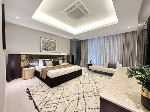 𝐉 𝐓𝐨𝐰𝐞𝐫 𝟑 Condominium for SALE