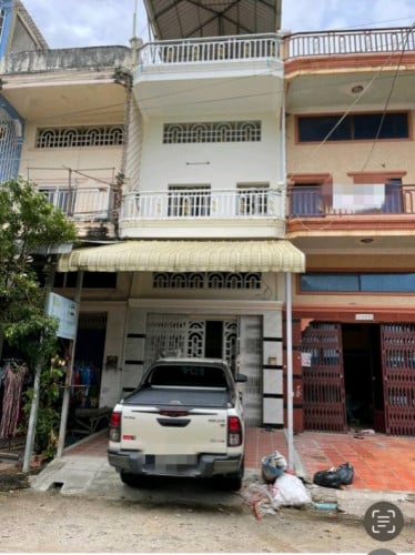 🏠 ផ្ទះល្វែង លក់បន្ទាន់ នៅក្បែរស្ពានចោមចៅផ្លូវជាតិលេខ3