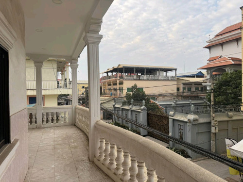 🏡 ផ្ទះលក់ | ជិតផ្សារប៉េសេ – បឹងទំពន់📍 បឹងទំពន់ 2 ខណ្ឌមានជ័យ Phnom Penh