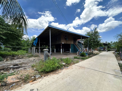 🏦House for Available for Urgent Sale at a Special Price (Negotiable).