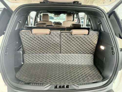 Ford Everest 2023Titanium full option ចូលតាមក្រុមហ៊ុនfordឆ្វេងសុីន