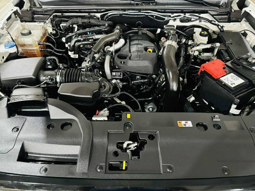 Ford Everest 2023Titanium full option ចូលតាមក្រុមហ៊ុនfordឆ្វេងសុីន