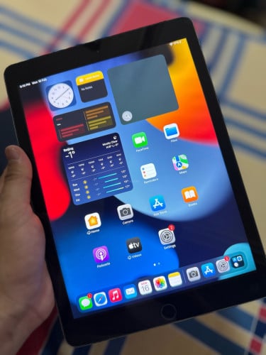iPad Air 2 Sim Wifi 64GB សំនុំ​ ស្ទេីរសំបក​ ដូរចរូប​ មានខេស​ ឆ្នាំង​ និងស្រ្គីនការពារ