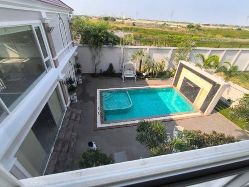 Queen Villa for RENT ๐ก! โข Location: Borey Peng Huoth Meragarden50m AEon3 Mall