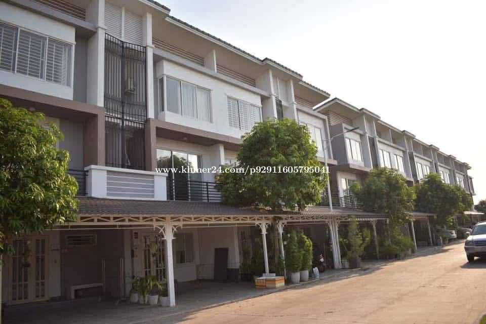 Link house LC2 villa for rent at borey Peng Houth The star natural along street 371