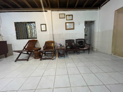 ផ្ទះសំរាប់ធ្វើអាជីវកម្មលក់បន្ទាន់ ប្លង់រឹង ជាប់ផ្លូវធំ