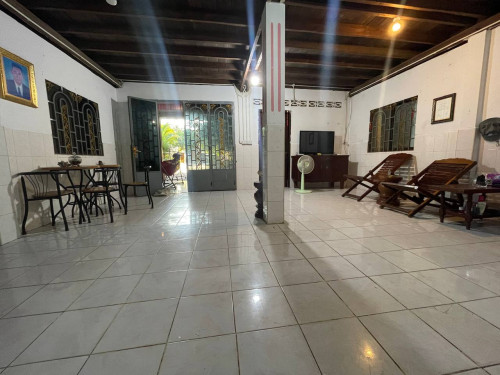 ផ្ទះសំរាប់ធ្វើអាជីវកម្មលក់បន្ទាន់ ប្លង់រឹង ជាប់ផ្លូវធំ