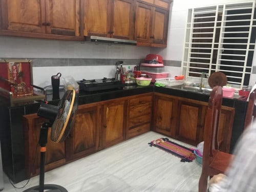 ផ្ទះលក់ ផ្ទះធ្វើខ្លួនឯង ដាក់សំភារៈល្អៗ មាន៥បន្ទ និង៦បន្ទប់ទឹក