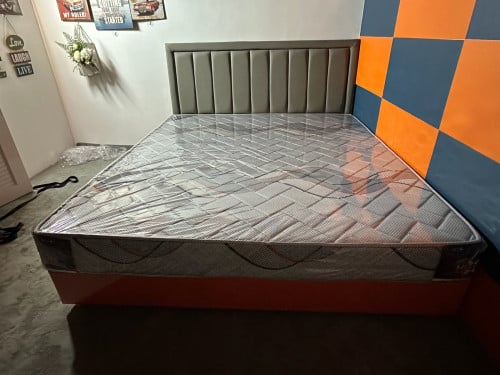 គ្រែស្បែក 1.8m