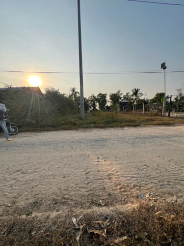 ដីលក់តម្រូវធូរ នៅជិតផ្លូវជាតិលេខ3 ជាប្រភេទដីភូមិ