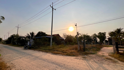 ដីលក់តម្រូវធូរ នៅជិតផ្លូវជាតិលេខ3 ជាប្រភេទដីភូមិ
