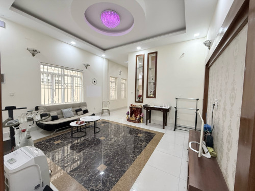 វីឡាភ្លោះជួល twin villa