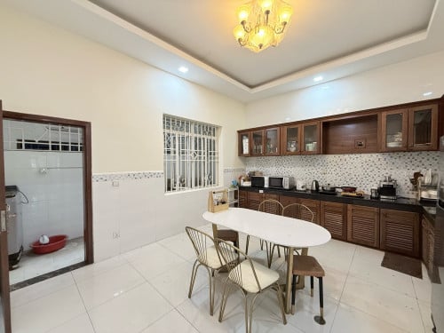 វីឡាភ្លោះជួល twin villa