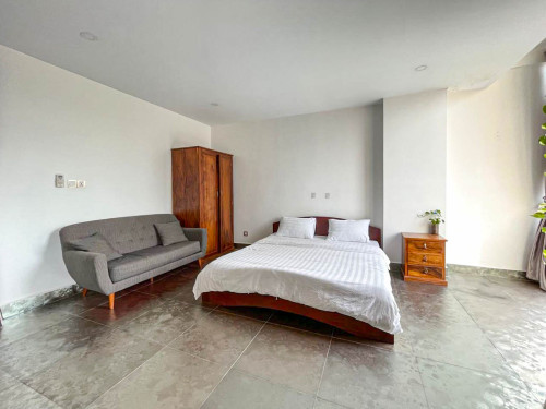 ๐โโ๏ธ Bright Studio Room for Rent near Royal Palace