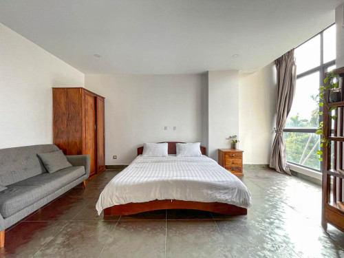 ๐โโ๏ธ Bright Studio Room for Rent near Royal Palace