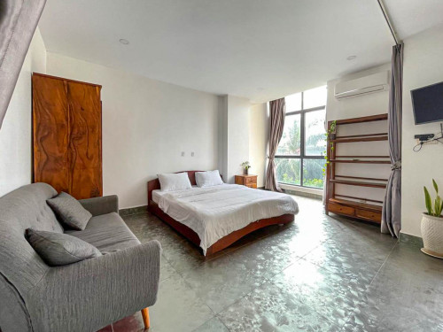 ๐โโ๏ธ Bright Studio Room for Rent near Royal Palace