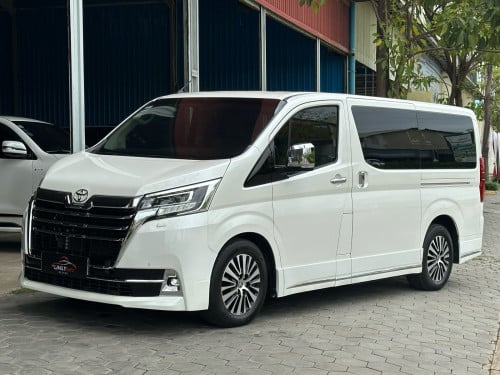 2021 TOYOTA GRANVIA Premium VIP