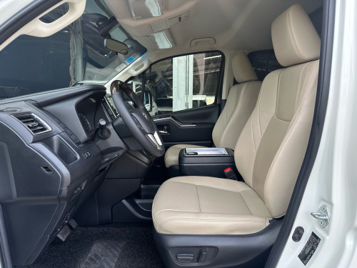 2021 TOYOTA GRANVIA Premium VIP