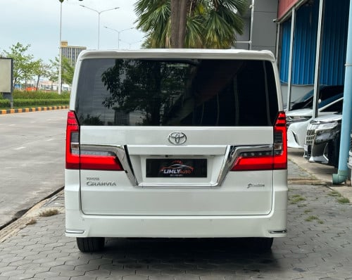 2021 TOYOTA GRANVIA Premium VIP