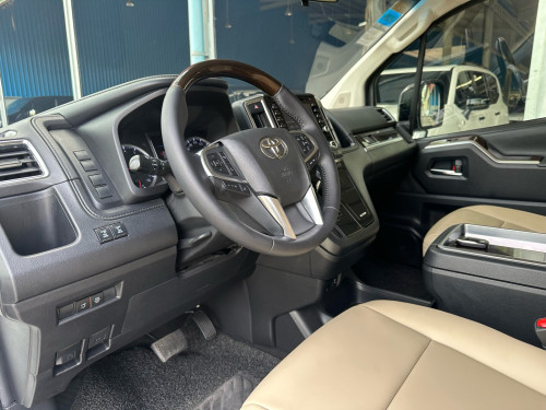 2021 TOYOTA GRANVIA Premium VIP