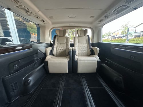 2021 TOYOTA GRANVIA Premium VIP