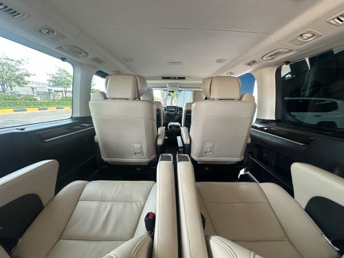 2021 TOYOTA GRANVIA Premium VIP