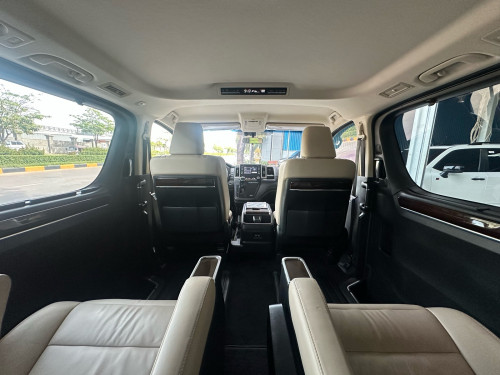 2021 TOYOTA GRANVIA Premium VIP