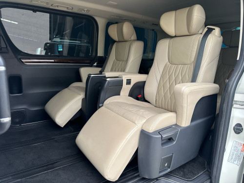 2021 TOYOTA GRANVIA Premium VIP