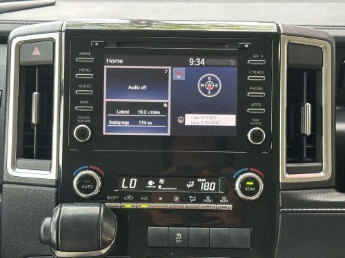2021 TOYOTA GRANVIA Premium VIP