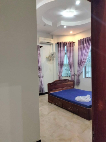 House 5room 1600$