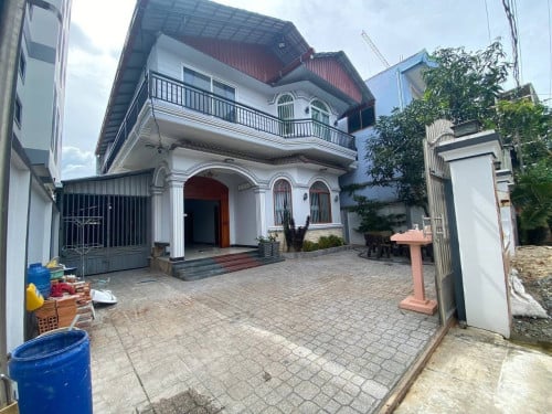 House 5room 1600$