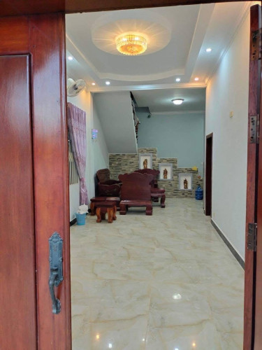 House 5room 1600$