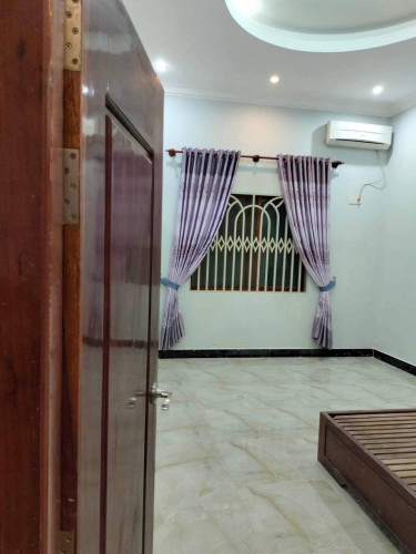 House 5room 1600$
