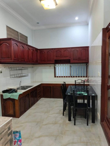 House 5room 1600$