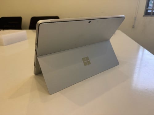 Surface pro 8