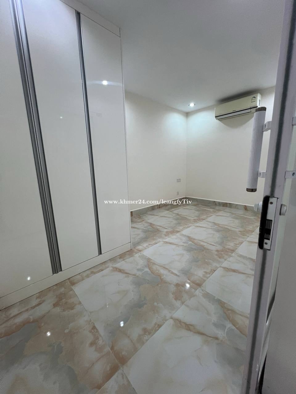 Toul Kork, Phnom Penh - photo 3