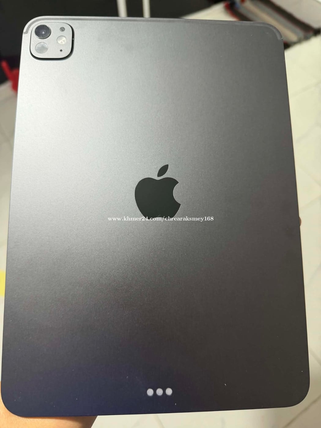 iPad Pro M5 256GB WiFi only full box 960$ price $960.00 in Boeng Tumpun ...