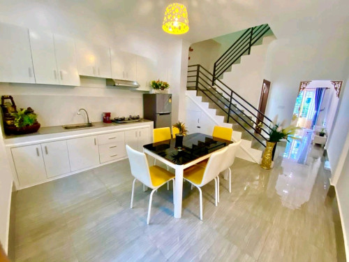 ផ្ទះថ្មីច្រឺងដាក់លក់បន្ទាន់