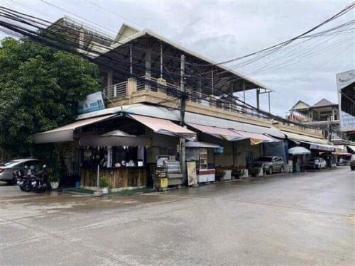 ផ្ទះកែងនៅក្បែរផ្សារបុរីពិភពថ្មីចំការដូង១
