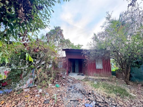 ដីផ្ទះលក់ក្រោមអីផ្សារ 41000$ ចរចារ  កណ្ដាលក្រុងបាត់ដំបង
