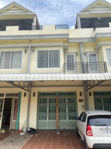 ๐ฆLink House Available for Urgent Sale at a Special Price (Negotiable).