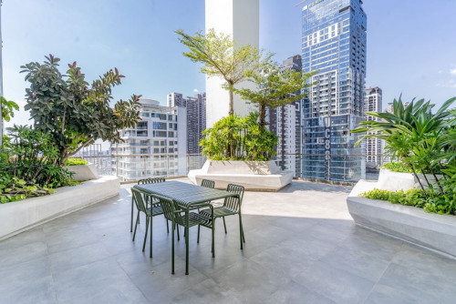 High Quality 2 Bedrooms Apartment in BKK1 for Sale