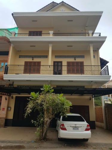 House for Rent (Suitable for Living or Office Use)