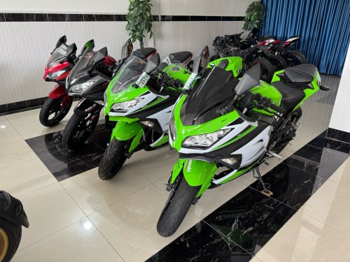 Kawasaki Ninja250cc 2015abs ក្រដាស់ពន្ធ មកពីជប៉ុន